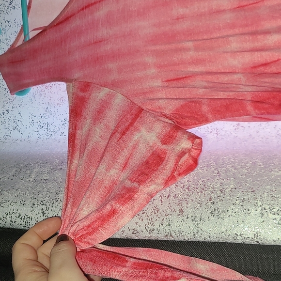 ***NWT*** Womens Pink Tye Dye Cold Shoulder Shirt Size Large - Picture 2 of 4